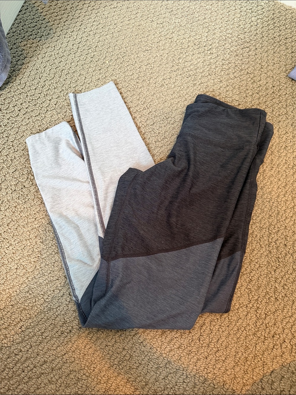 Women's Two-Tone Gray Colorblock Leggings - Performance Stretch